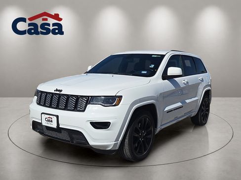Used 2022 Jeep Grand Cherokee Laredo X RWD image 1