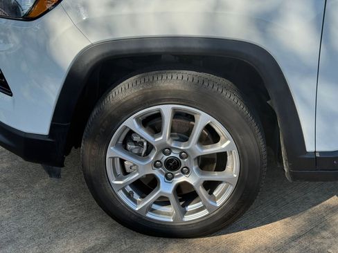Used 2025 Jeep Compass Limited AWD/4WD image 31