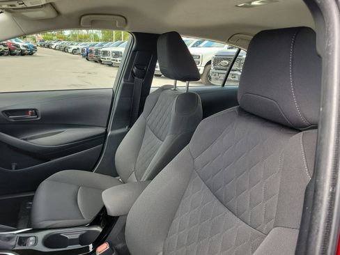 Used 2022 Toyota Corolla LE image 11