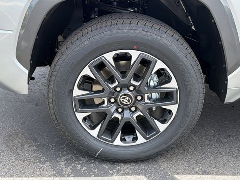 New 2026 Toyota Tundra Limited AWD/4WD image 9