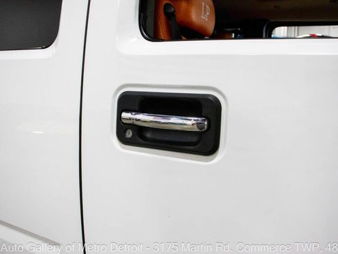 Used 2005 HUMMER H2 Base 4WD 4dr SUV w/ Preferred Equipment Group image 31