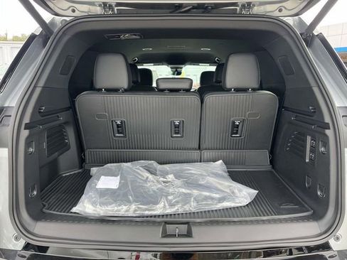 New 2026 Chevrolet Traverse High Country w/ LPO, Floor Liner Package image 5