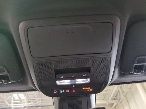 Used 2025 Chevrolet Equinox ACTIV w/ Safety and Technology Package AWD/4WD image 11