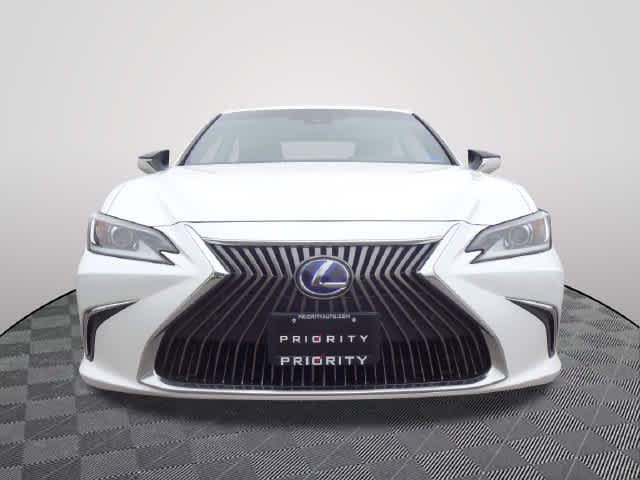Used 2020 Lexus ES 300h w/ Accessory Package FWD image 5