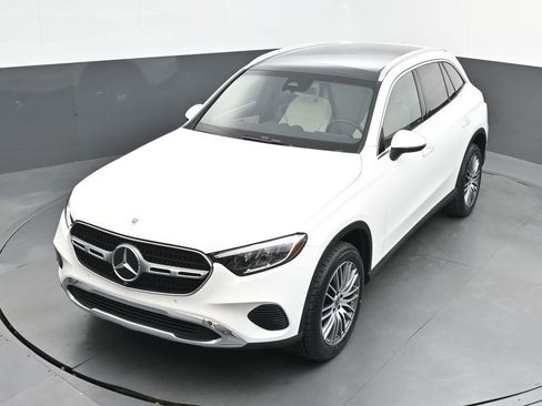 Used 2024 Mercedes-Benz GLC 300 4MATIC image 31