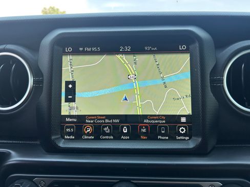 Used 2023 Jeep Wrangler Unlimited Sahara w/ Cold Weather Group AWD/4WD image 27
