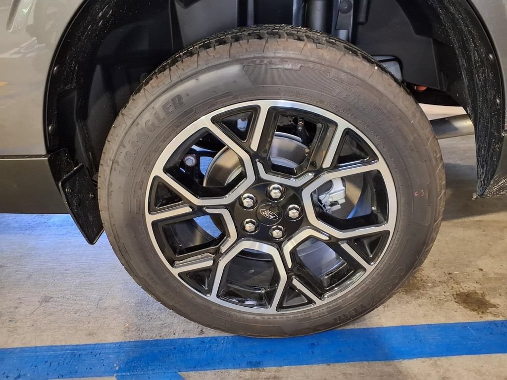 Used 2026 Ford Maverick Lariat AWD/4WD image 23