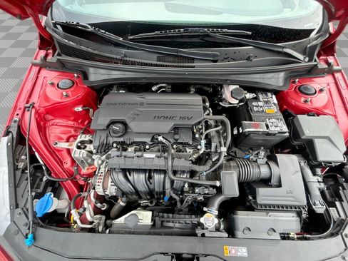 Used 2023 Hyundai Elantra SEL w/ Preferred Accessory Package FWD image 17