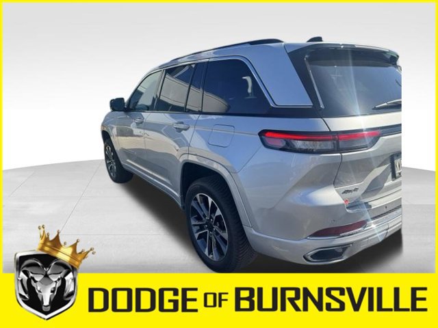 Used 2023 Jeep Grand Cherokee Overland AWD/4WD image 3