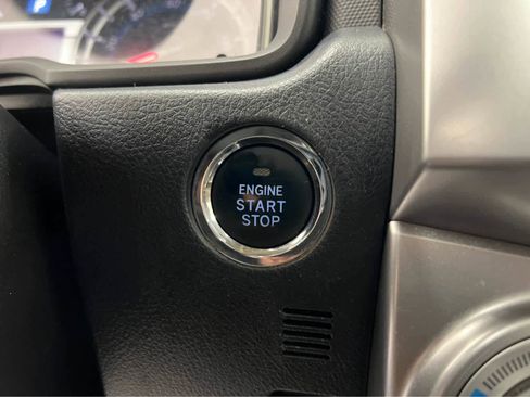 Used 2016 Toyota 4Runner Limited image 21