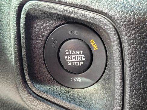 Used 2024 Jeep Wrangler Unlimited AWD/4WD image 20