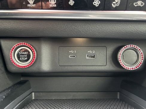 Used 2022 Nissan Rogue SV image 29