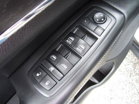 Used 2014 Jeep Grand Cherokee Limited w/ Trailer Tow Group IV image 27