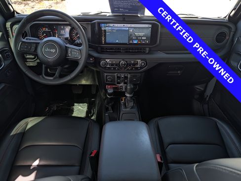 Used 2024 Jeep Wrangler Unlimited Rubicon image 16