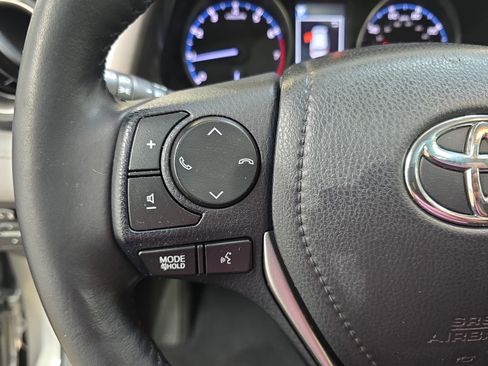 Used 2018 Toyota RAV4 XLE FWD image 14