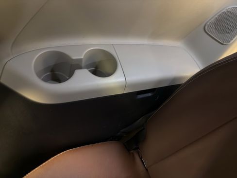 Used 2018 Toyota Sienna Limited image 31