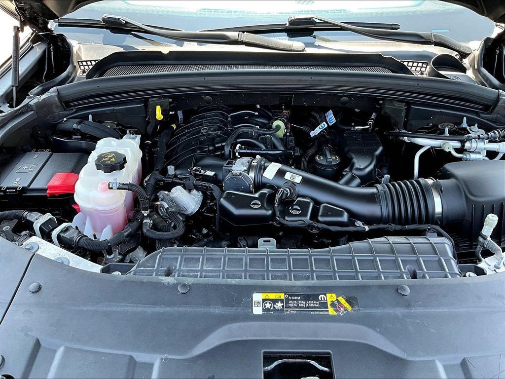 Used 2023 Jeep Grand Cherokee L Laredo AWD/4WD image 34
