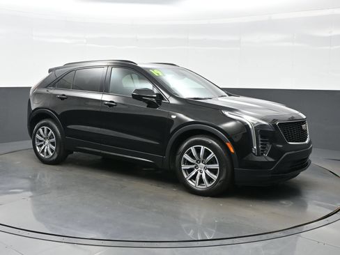 Used 2019 Cadillac XT4 Sport w/ Driver Awareness Package FWD image 8