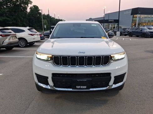 Used 2022 Jeep Grand Cherokee L Laredo w/ Luxury Tech Group I AWD/4WD image 11
