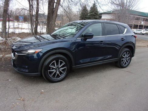 Used 2018 MAZDA CX-5 Touring image 1