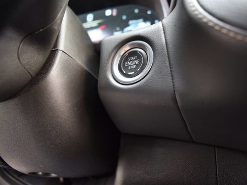 Used 2023 GMC Yukon XL SLT image 62