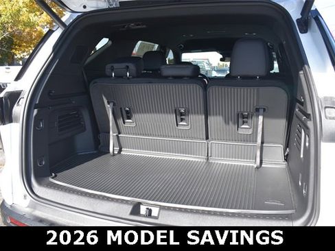 New 2025 Chevrolet Traverse LT w/ Enhanced Driving Package image 18