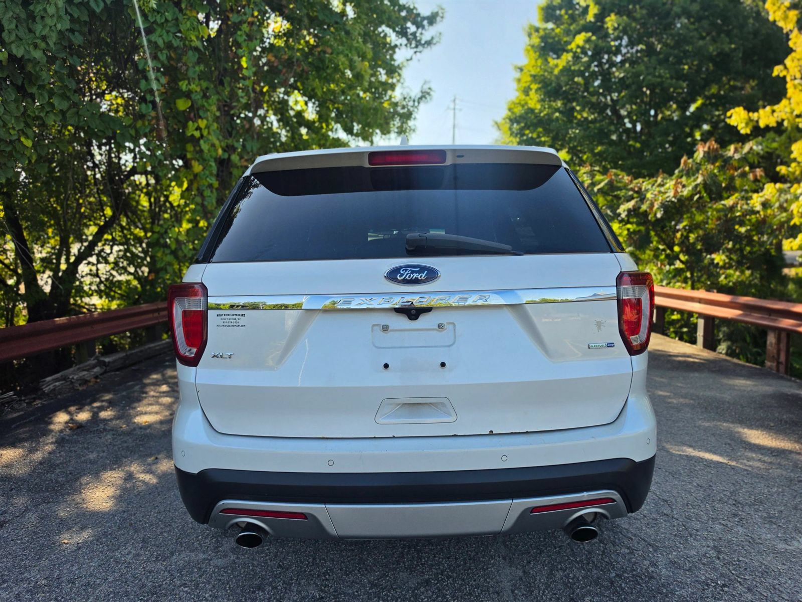 Used 2016 Ford Explorer XLT w/ Equipment Group 202A AWD/4WD image 7