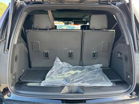Used 2025 Cadillac Escalade V image 11