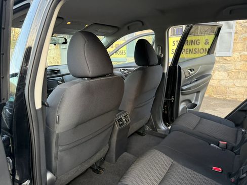 Used 2017 Nissan Rogue SV w/ Midnight Edition image 18