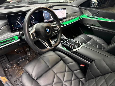 Used 2025 BMW 740i w/ Premium Package image 21