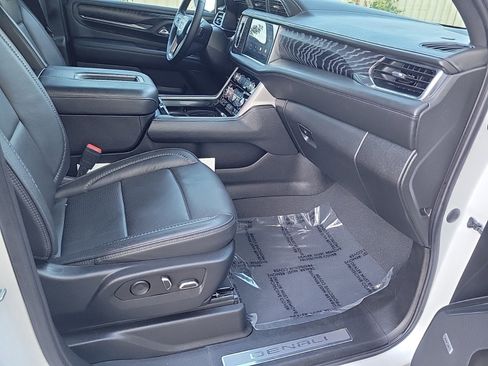 Used 2023 GMC Yukon Denali w/ Max Trailering Package image 18