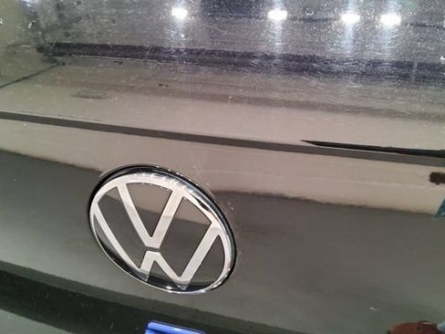 Used 2023 Volkswagen Golf 20th Anniversary Edition AWD/4WD image 40