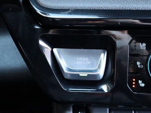 Used 2025 GMC Sierra 2500 AT4 image 33