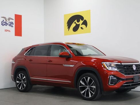 Used 2024 Volkswagen Atlas Cross Sport SEL Premium R-Line image 1