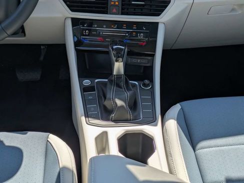 New 2026 Volkswagen Jetta SE FWD image 19
