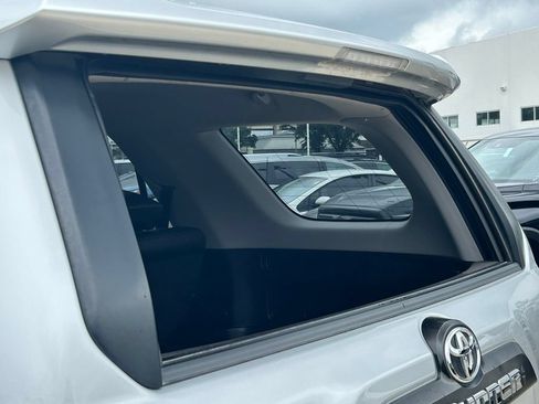 Certified 2021 Toyota 4Runner TRD Off-Road Premium w/ Moonroof Package AWD/4WD image 16