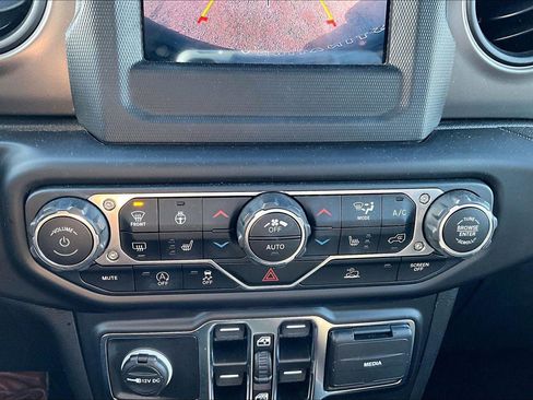 Used 2021 Jeep Wrangler Unlimited Willys image 20