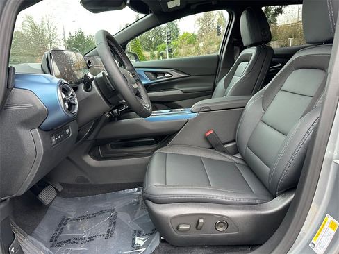 New 2026 Chevrolet Equinox EV LT image 19