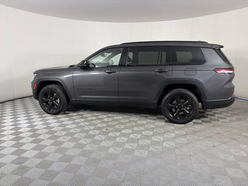 Used 2023 Jeep Grand Cherokee L Laredo AWD/4WD image 4