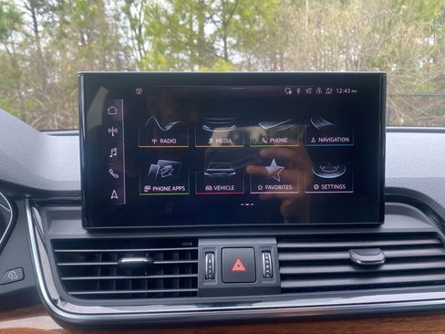 Used 2023 Audi Q5 2.0T Premium w/ Convenience Package image 22