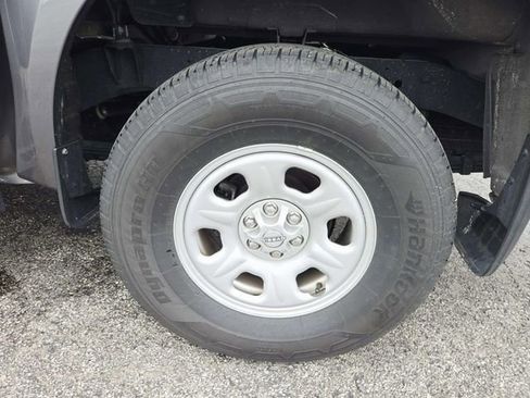 Used 2024 Nissan Frontier S w/ Technology Package AWD/4WD image 13