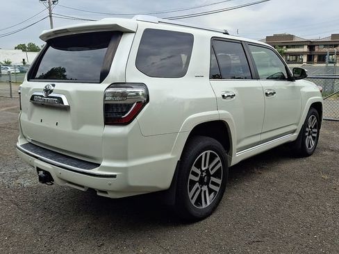 Certified 2022 Toyota 4Runner Limited AWD/4WD image 4