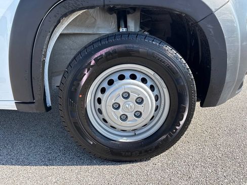Used 2026 RAM ProMaster 2500 w/ Convenience Group FWD image 14