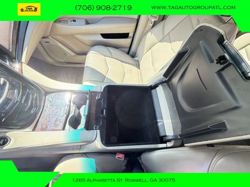 Used 2016 Cadillac Escalade ESV Premium RWD image 20