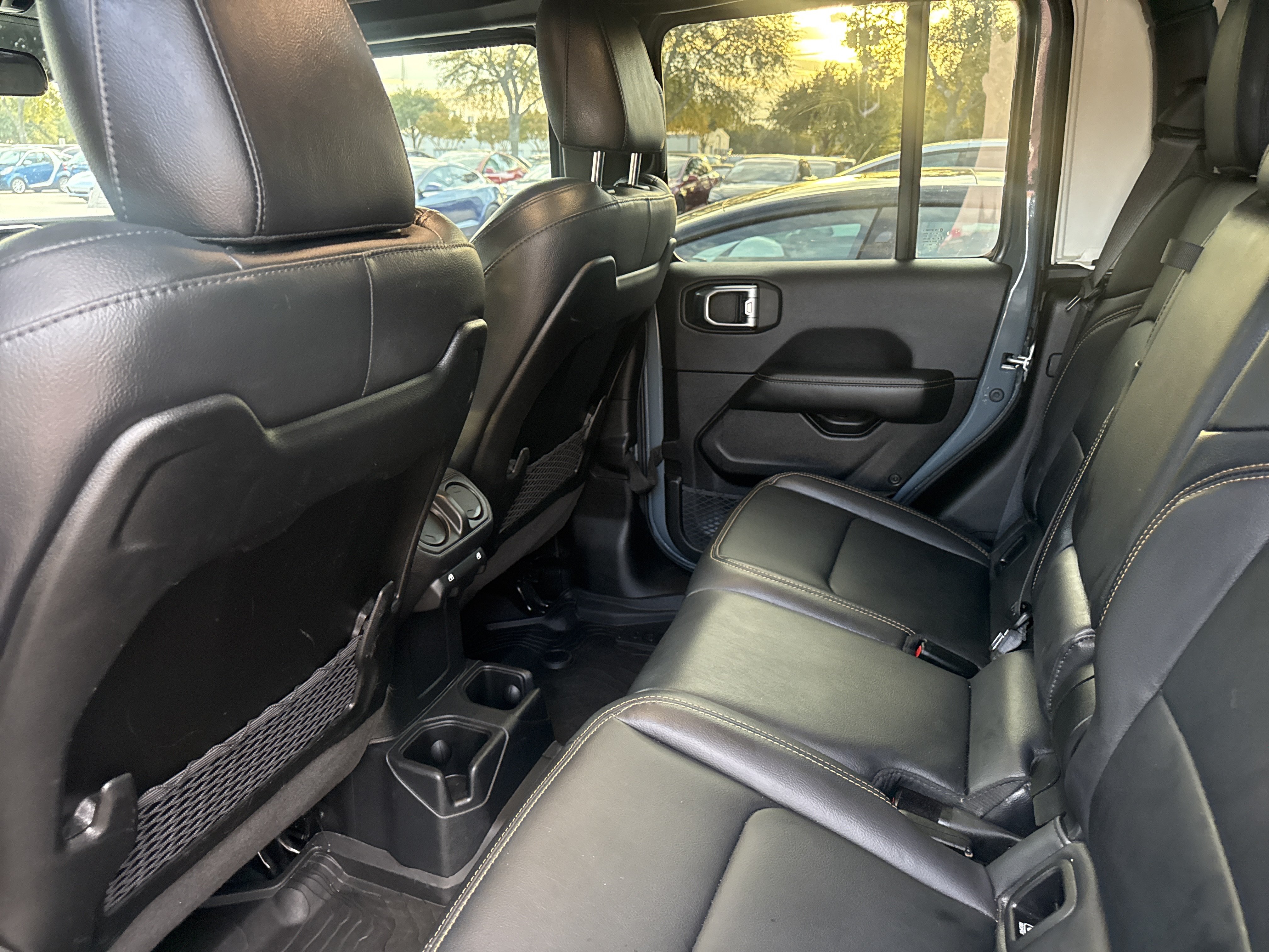 Used 2025 Jeep Gladiator Sport AWD/4WD image 9