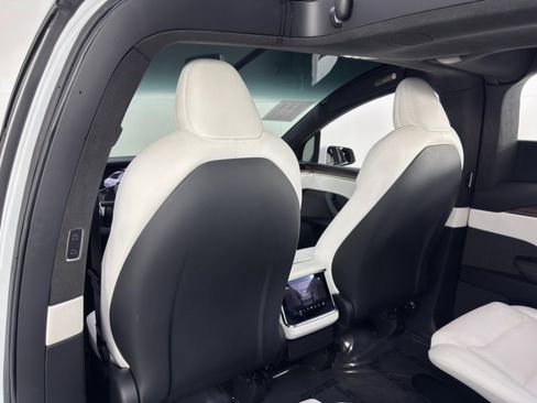 Used 2022 Tesla Model X image 39