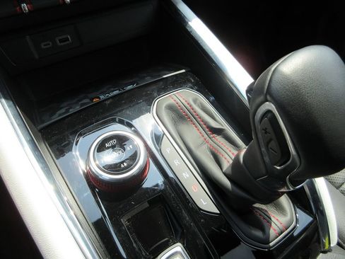 Used 2024 GMC Canyon AT4X w/ AT4X AEV Edition AWD/4WD image 35