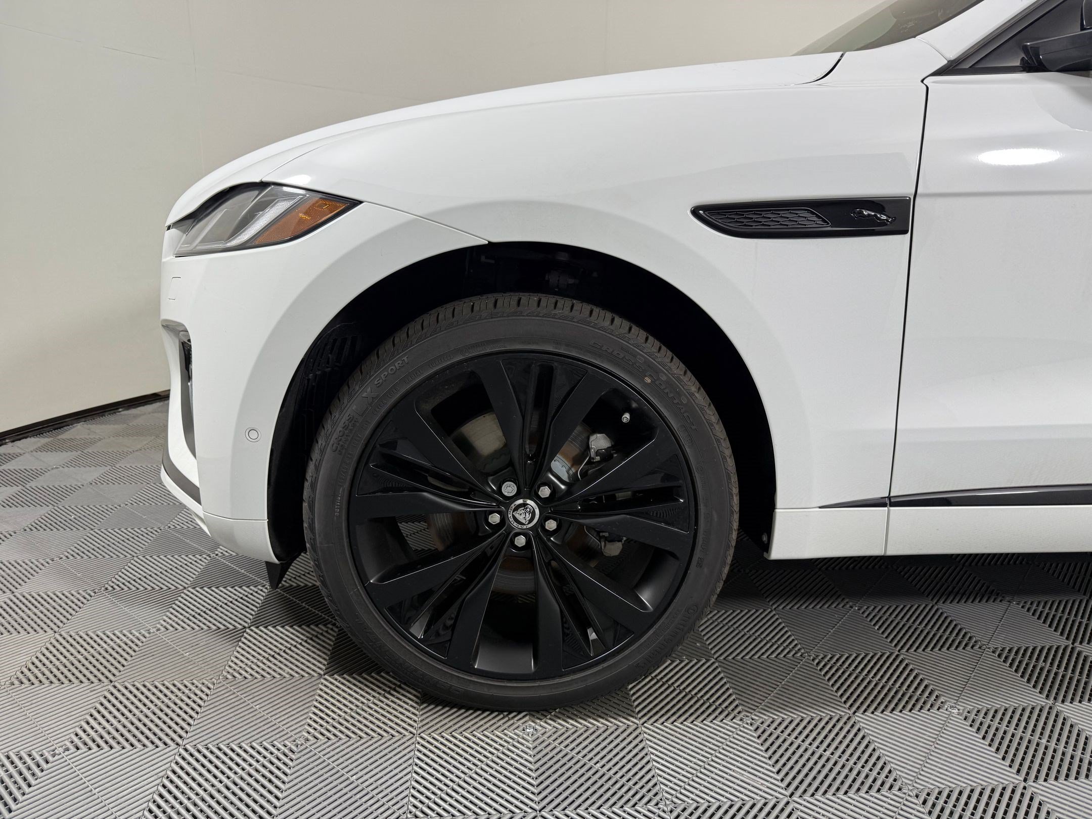 New 2026 Jaguar F-PACE R-Dynamic S AWD/4WD image 26