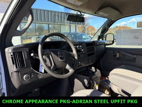 New 2025 GMC Savana 2500 w/ Chrome Appearance Package RWD image 12