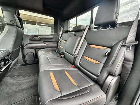Used 2024 GMC Sierra 1500 AT4 w/ Technology Package AWD/4WD image 23